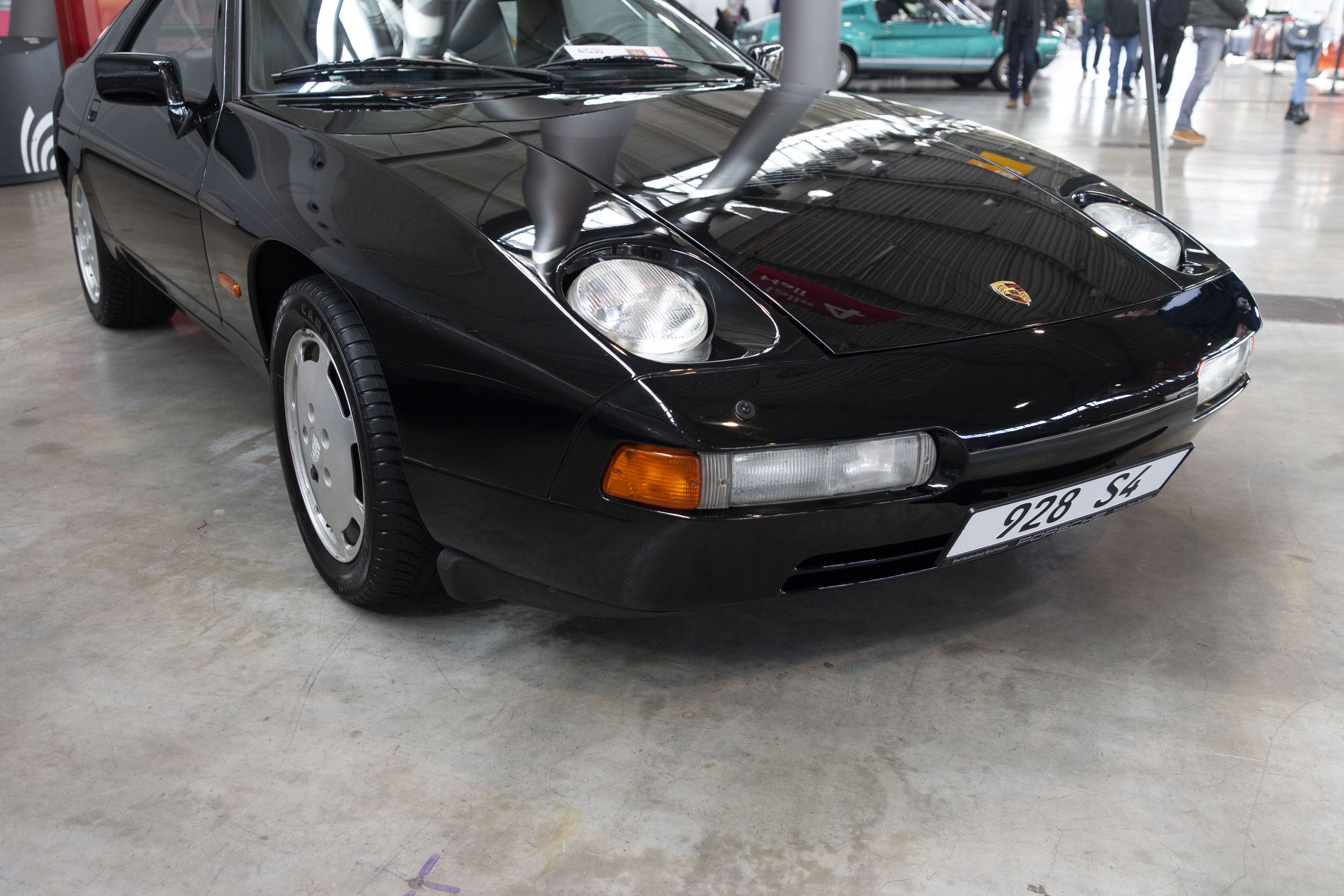 928