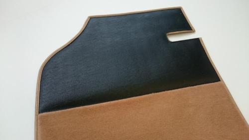 Lengenfelder Floor Mats For Porsche 911 993 – Genuine Leather Trim In Yellow, Brand New