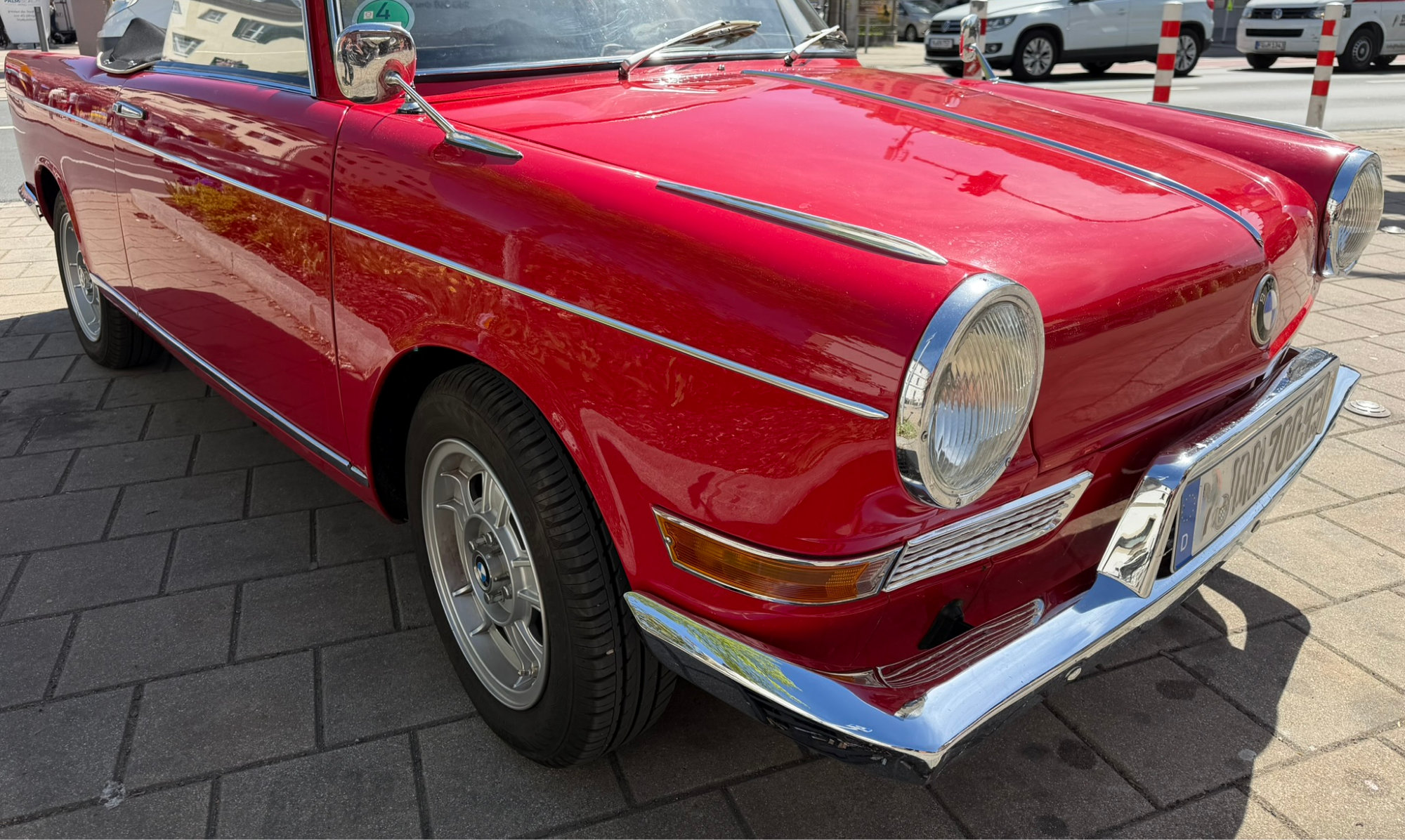 BMW 700
